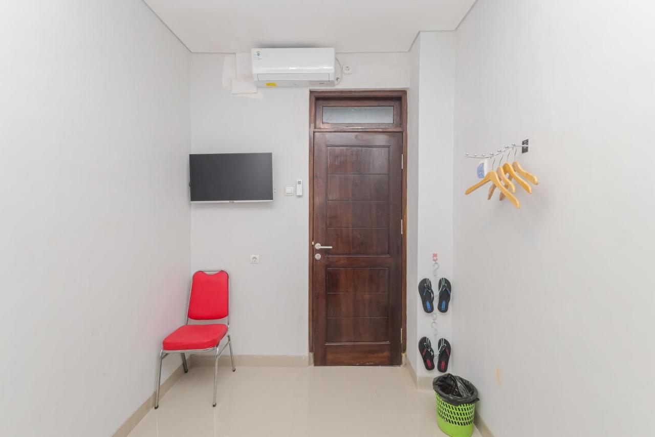 Reddoorz @ Gedangan Sidoarjo Hotel Exterior foto