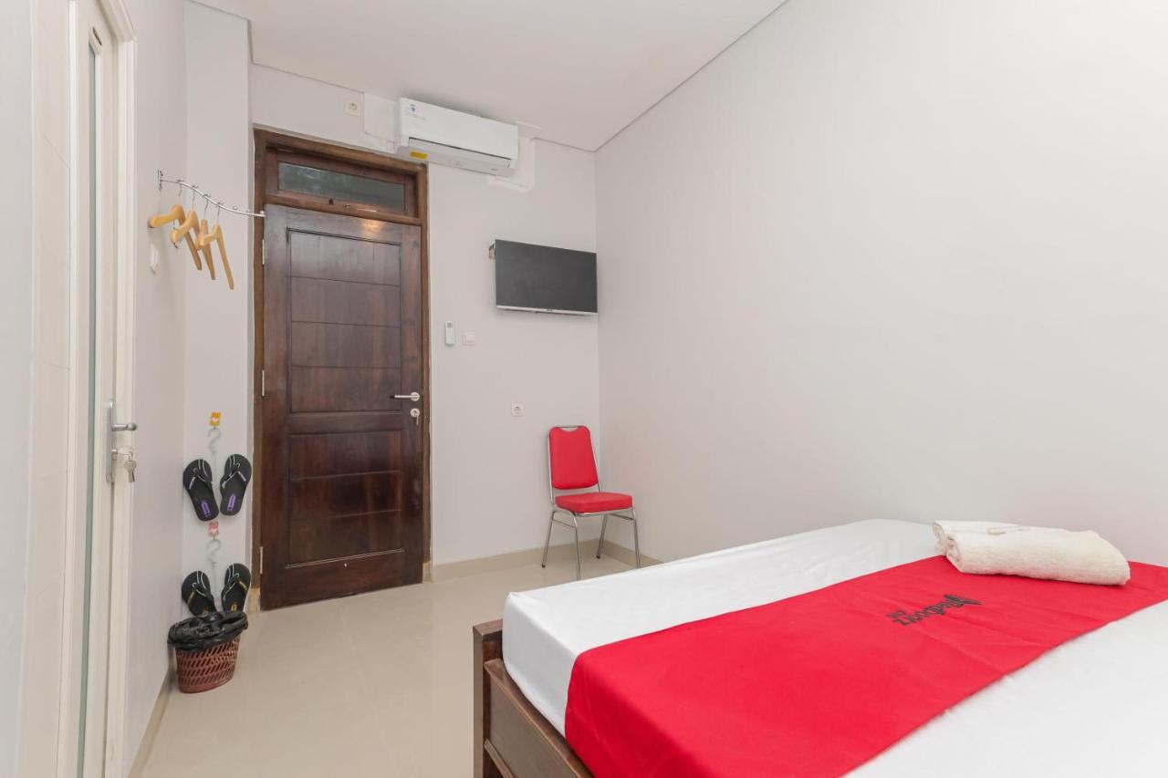 Reddoorz @ Gedangan Sidoarjo Hotel Exterior foto